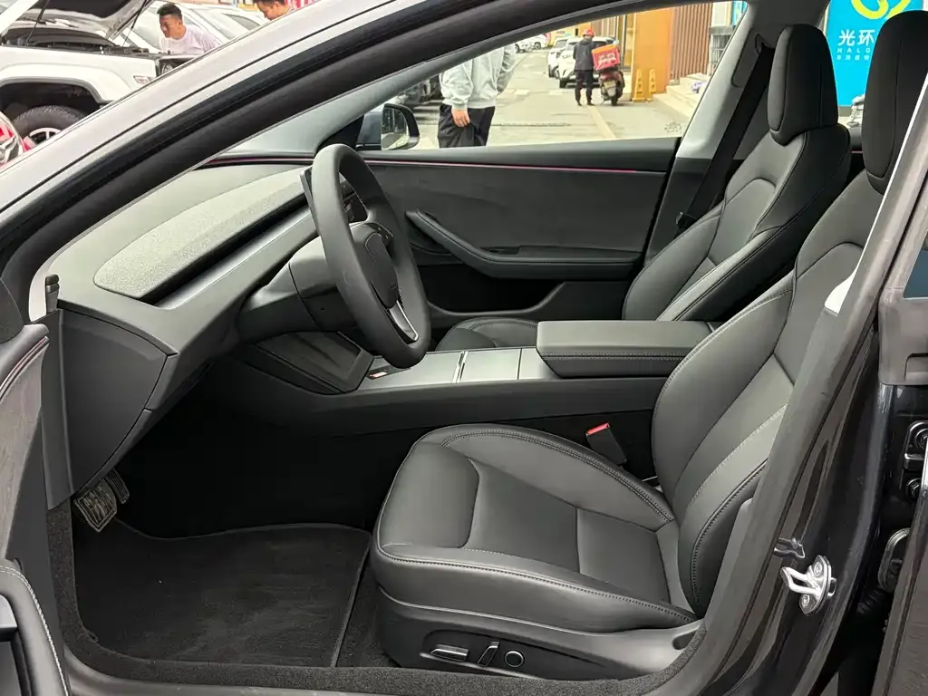 Tesla Model 3 — фото 2