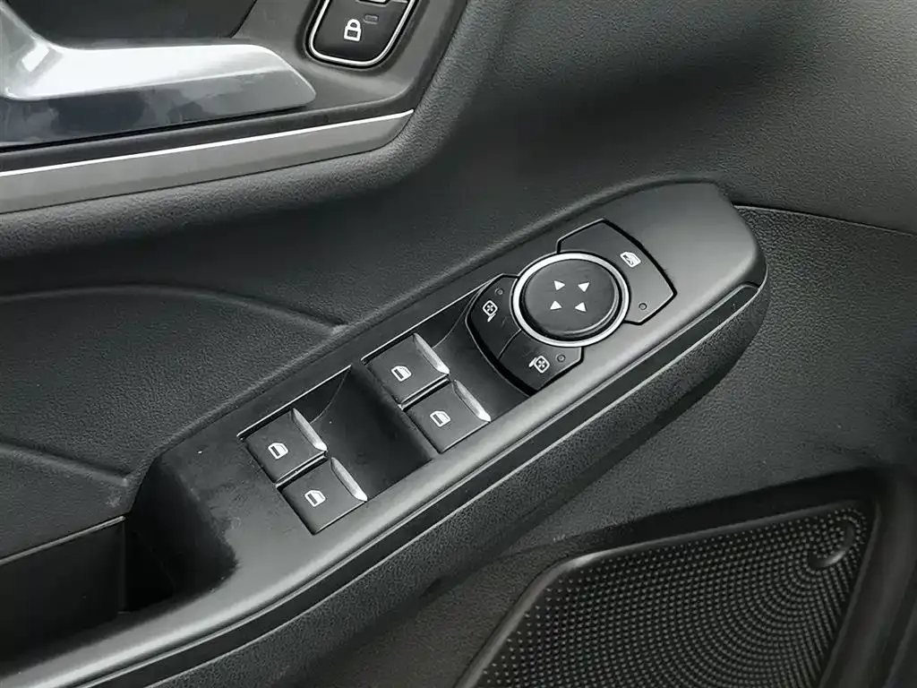 Ford Escape 2024 из CN, фото 6