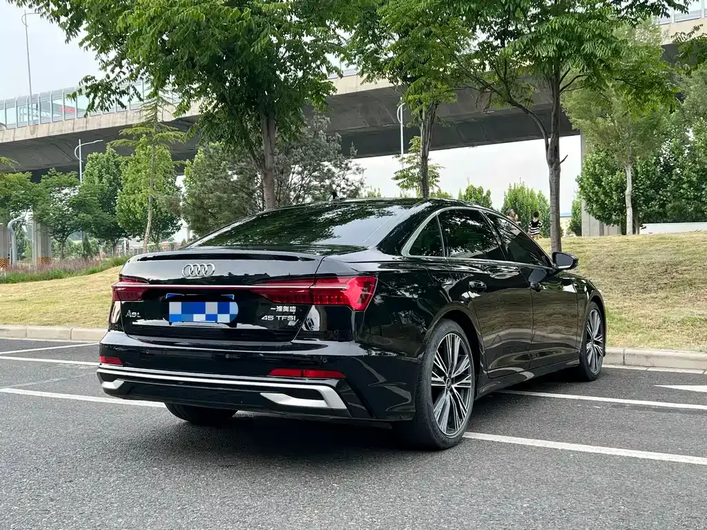 Audi A6L — фото 7