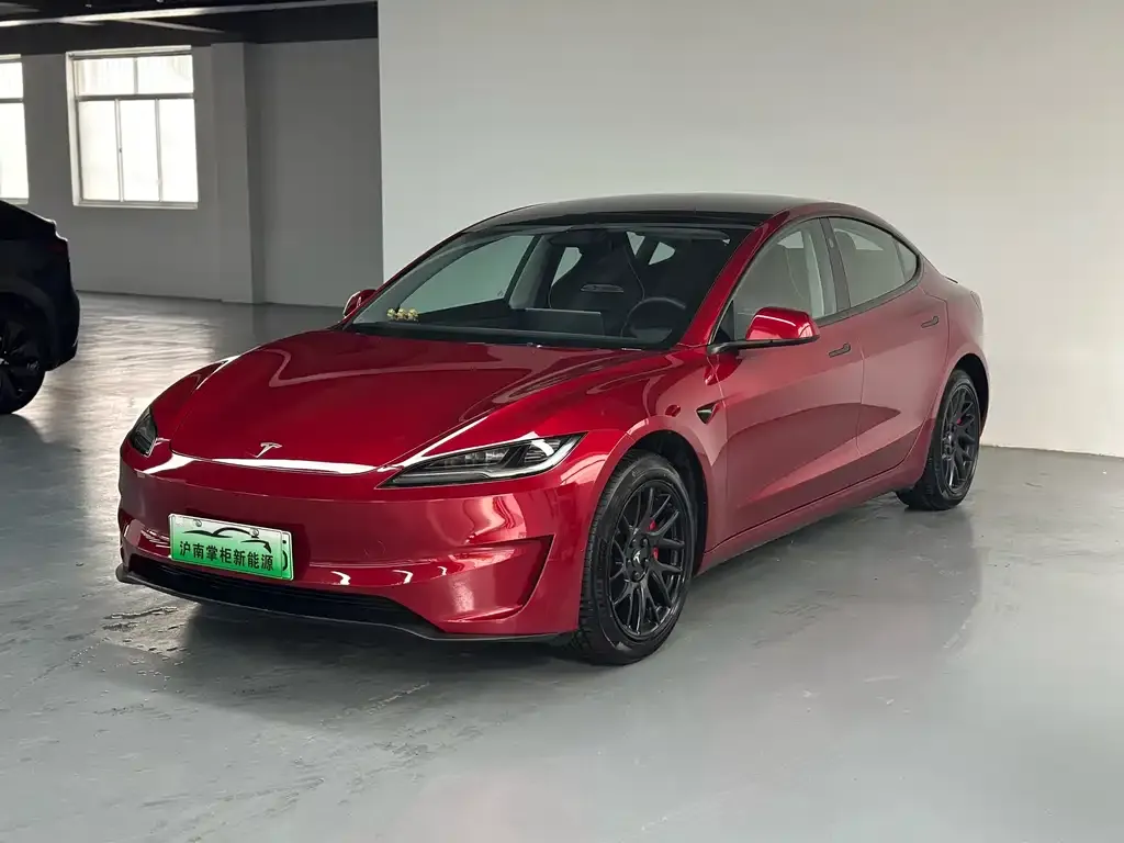 Tesla Model 3 — фото 1