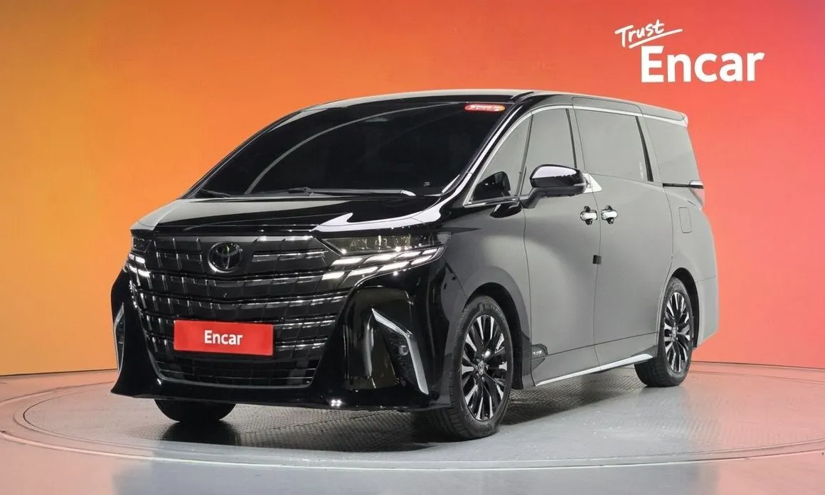 Toyota Alphard — фото 1