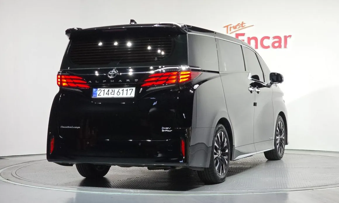 Toyota Alphard — фото 4