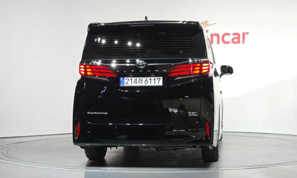 Toyota Alphard — фото 7