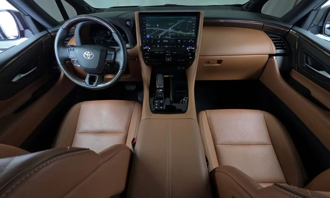 Toyota Alphard — фото 3