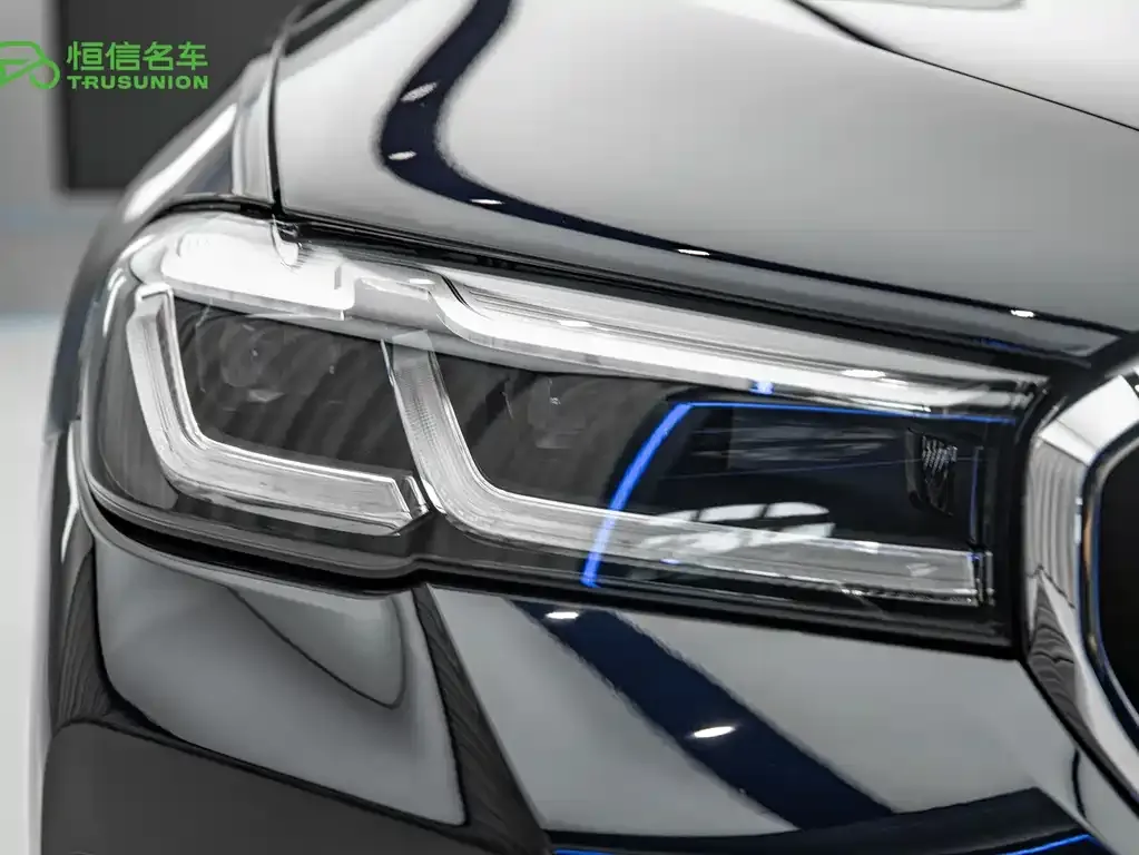 BMW 5 Series New Energy — фото 8