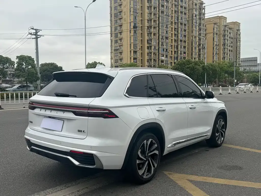 Geely Xingyue L — фото 10