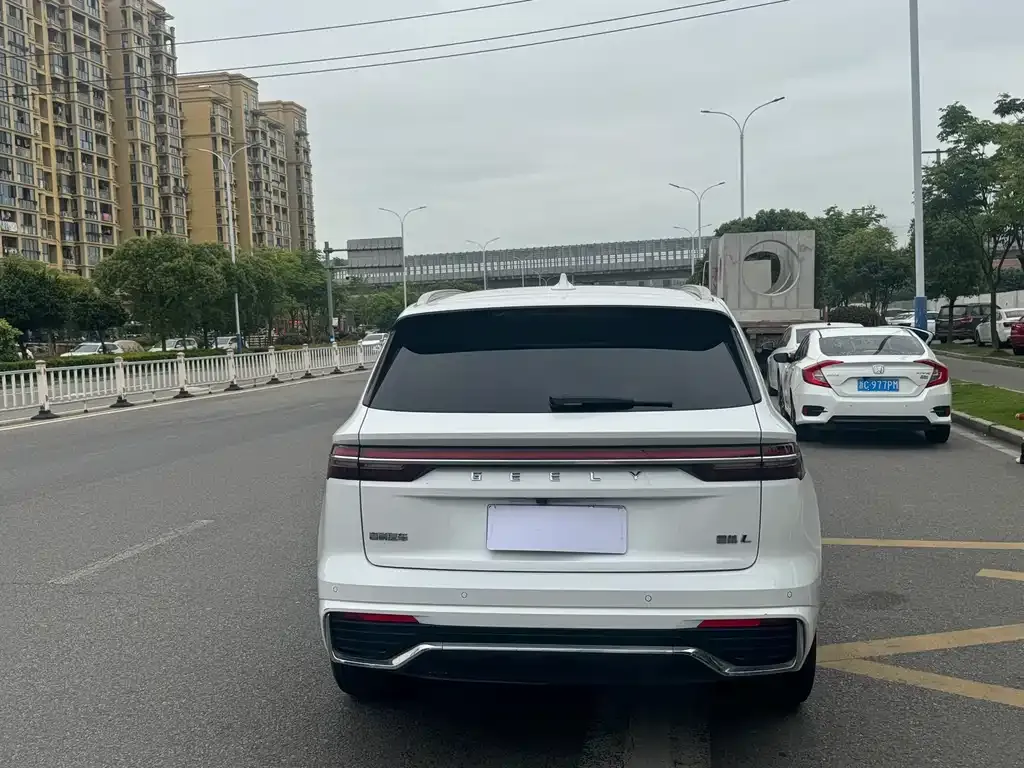 Geely Xingyue L — фото 6