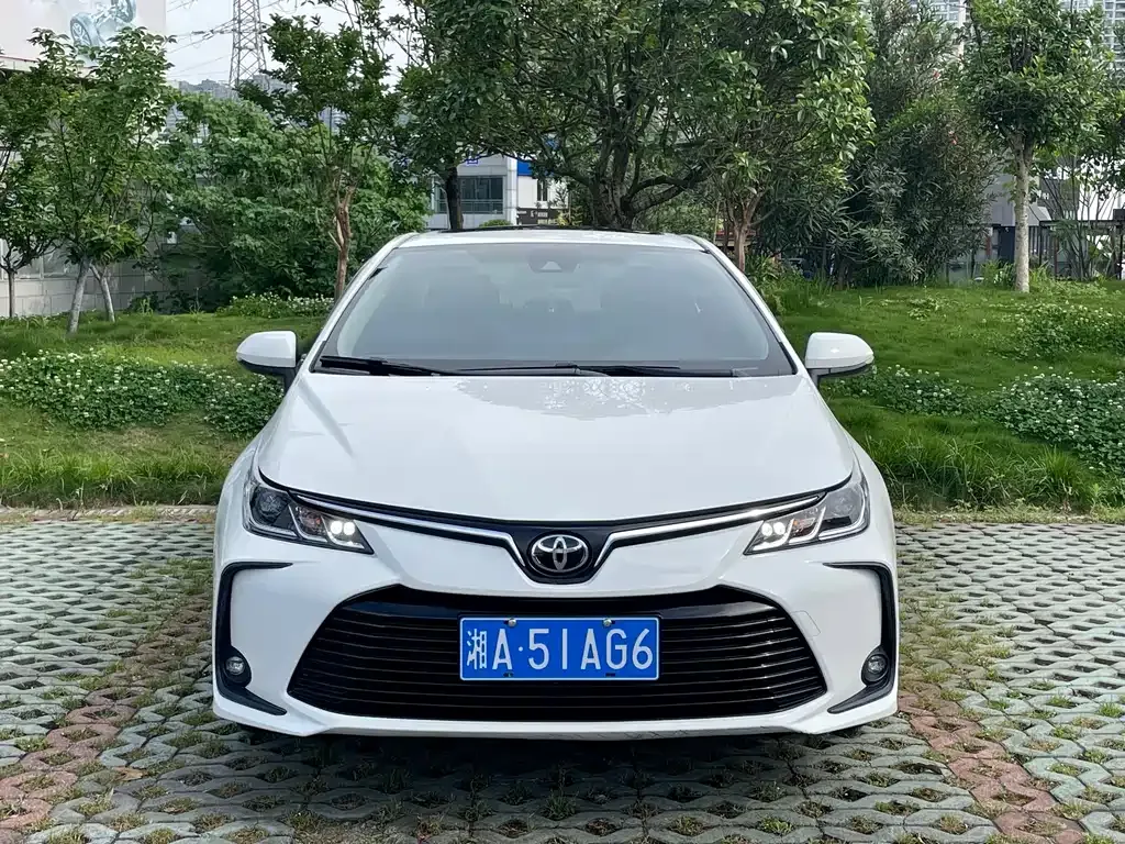 Toyota Corolla — фото 10