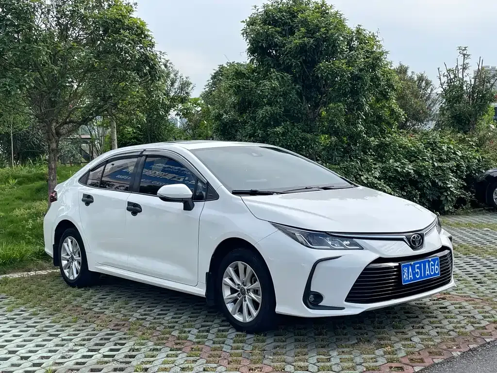 Toyota Corolla — фото 6