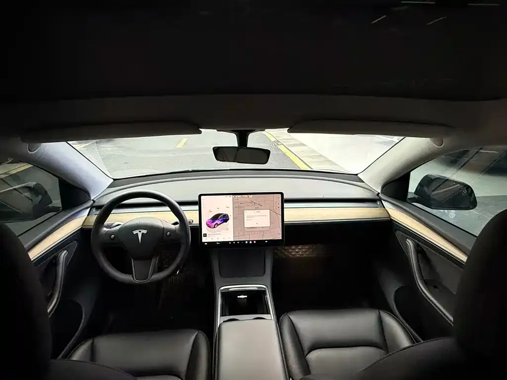 Tesla Model Y — фото 3