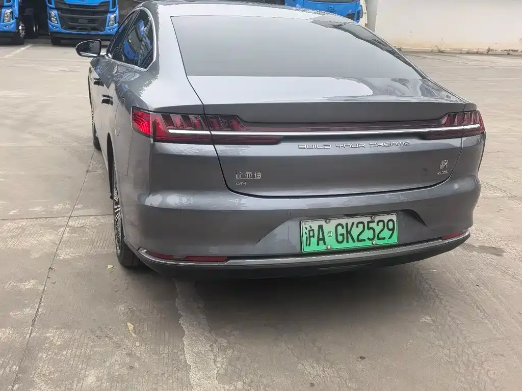BYD Han — фото 10