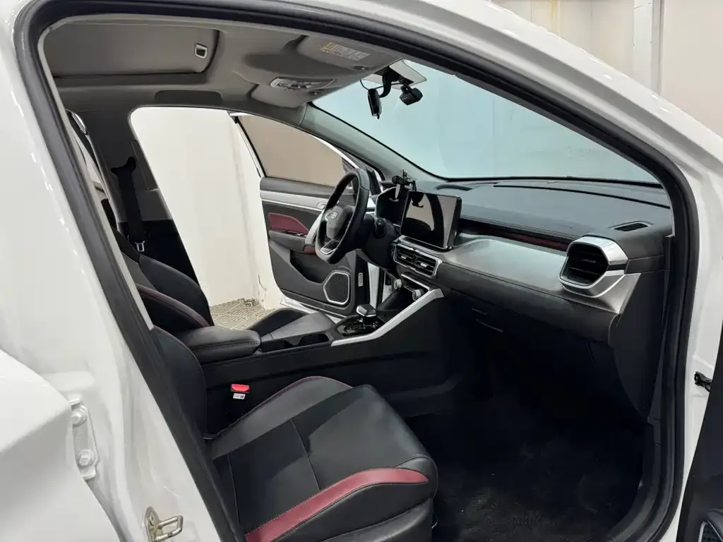 Geely Binyue 2022 из CN, фото 4