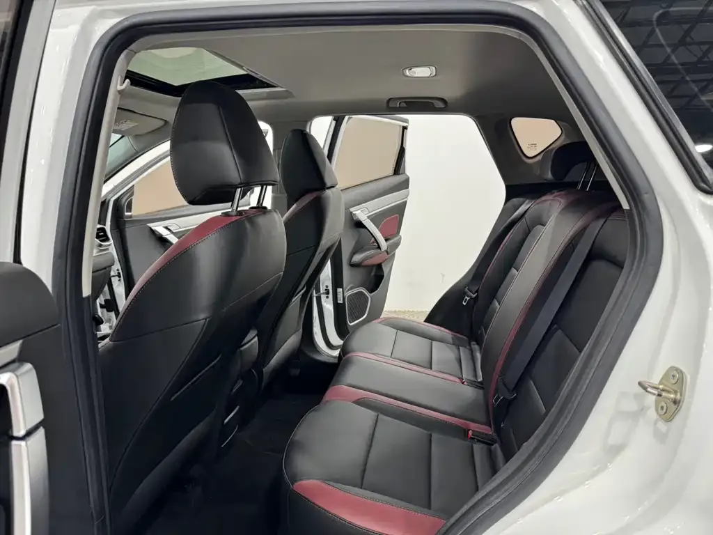 Geely Binyue 2022 из CN, фото 3