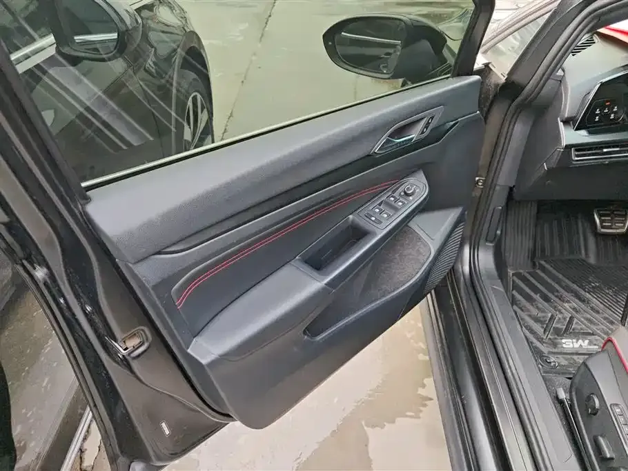 Volkswagen Golf GTI 2023 из CN, фото 8