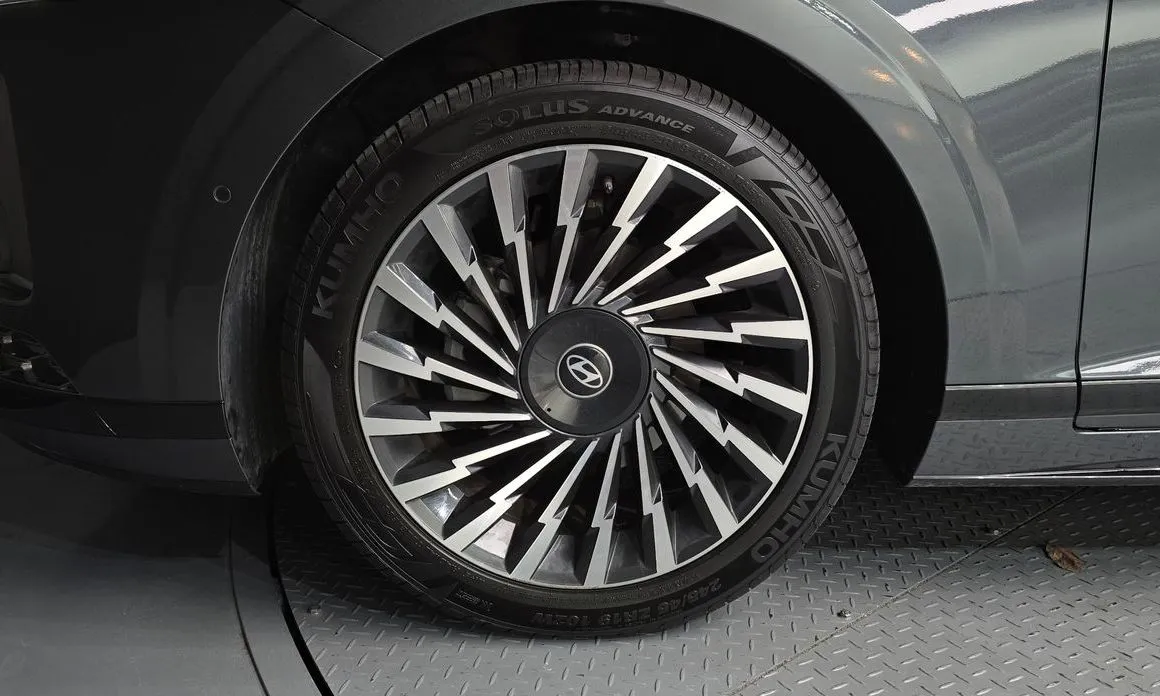 Hyundai Grandeur 2023 из KR, фото 9