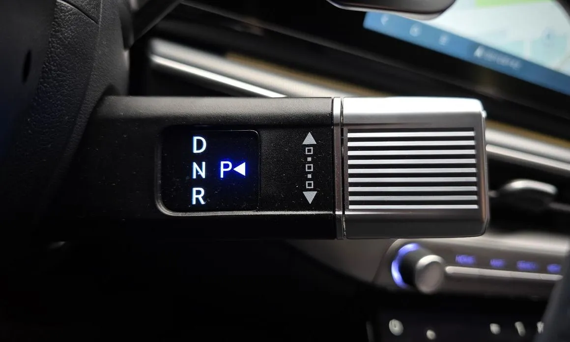 Hyundai Grandeur 2023 из KR, фото 4