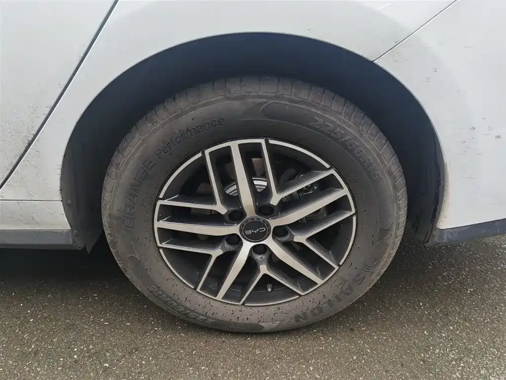 BYD Seal 05 DM-i — фото 4