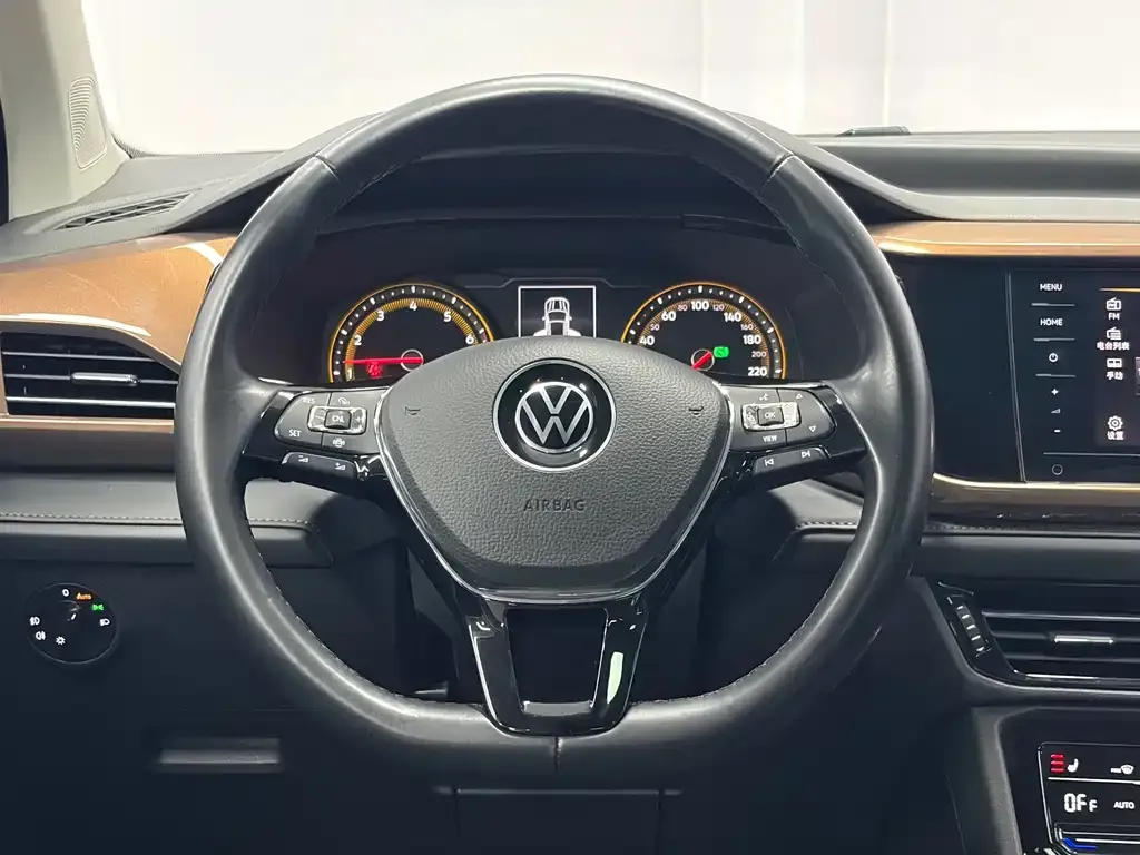 Volkswagen Tharu — фото 10