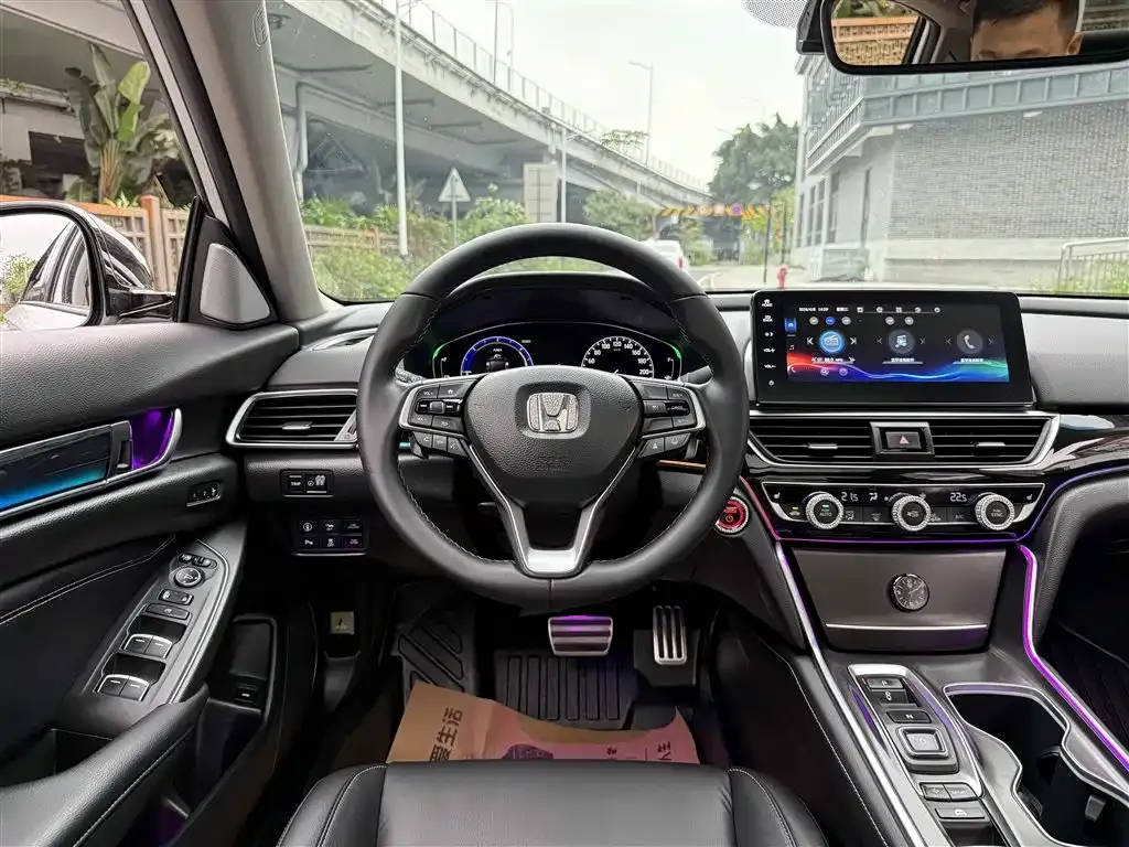 Honda Accord — фото 10