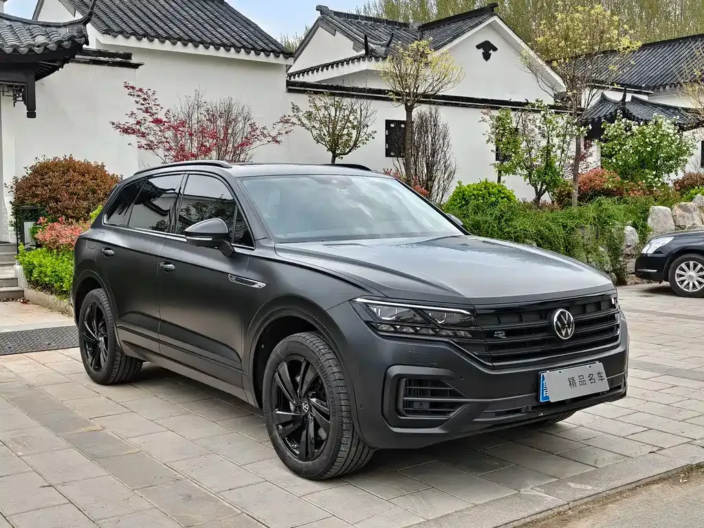Volkswagen Touareg — фото 9