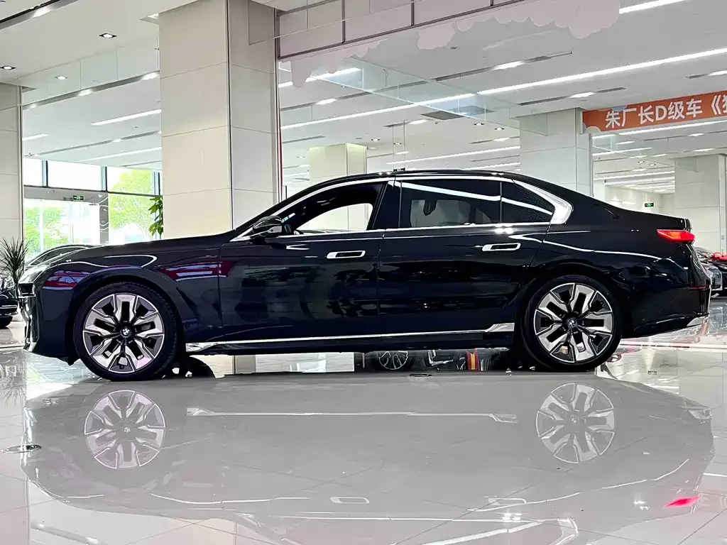 BMW 7 Series 2025 из CN, фото 5
