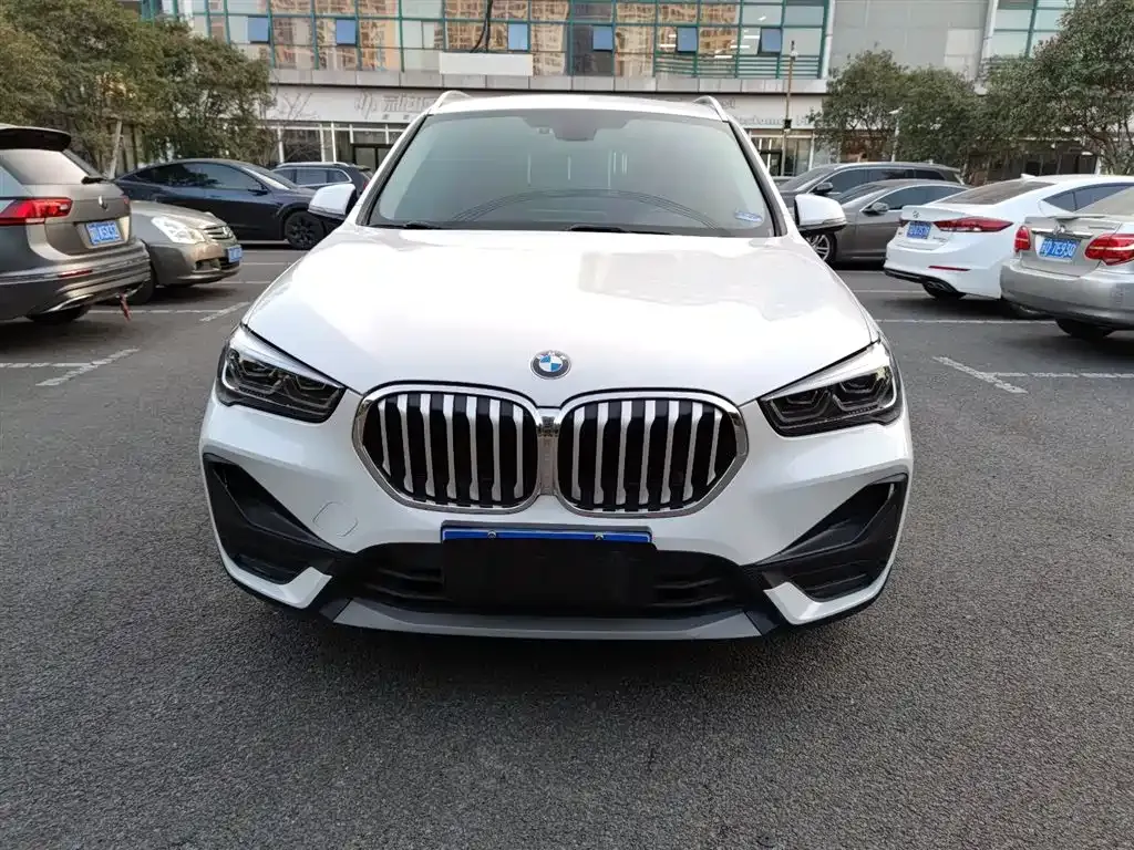 BMW X1 — фото 10