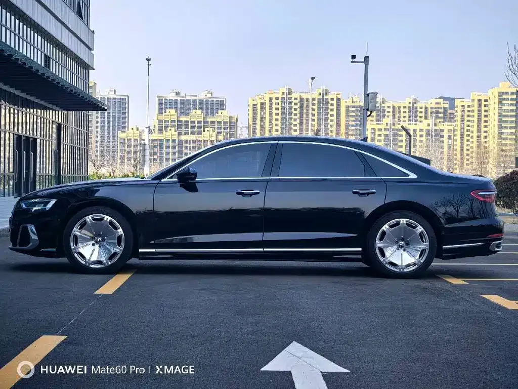 Audi A8 — фото 5