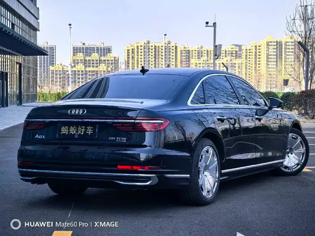 Audi A8 — фото 8