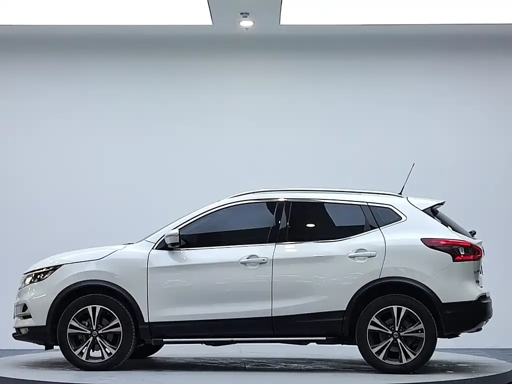 Nissan Qashqai — фото 8