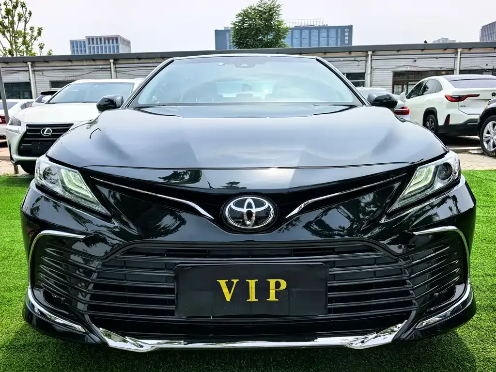 Toyota Camry — фото 8