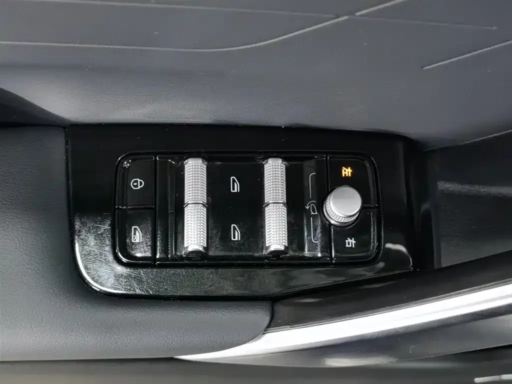 Geely Boyue L 2024 из CN, фото 3