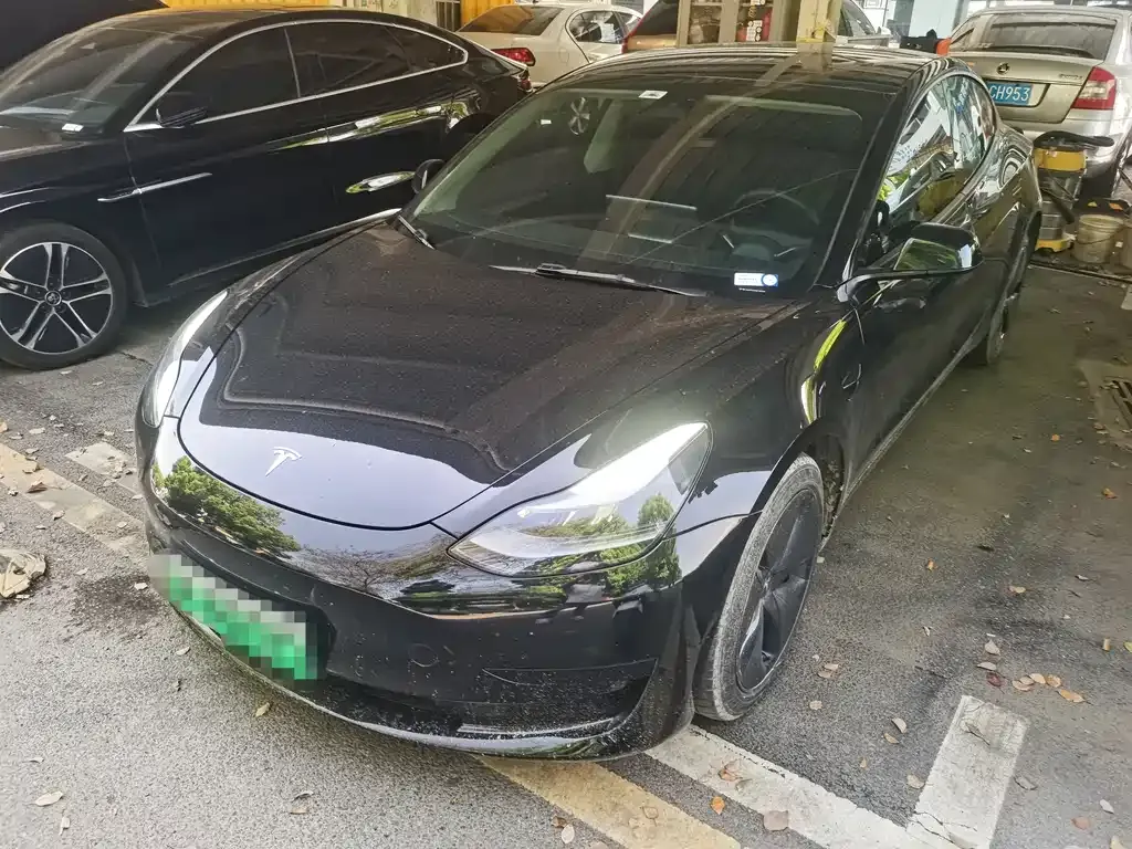 Tesla Model 3 — фото 1