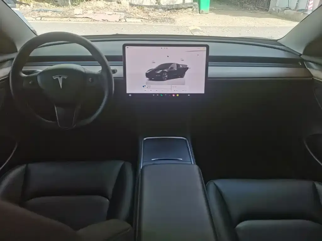 Tesla Model 3 — фото 2