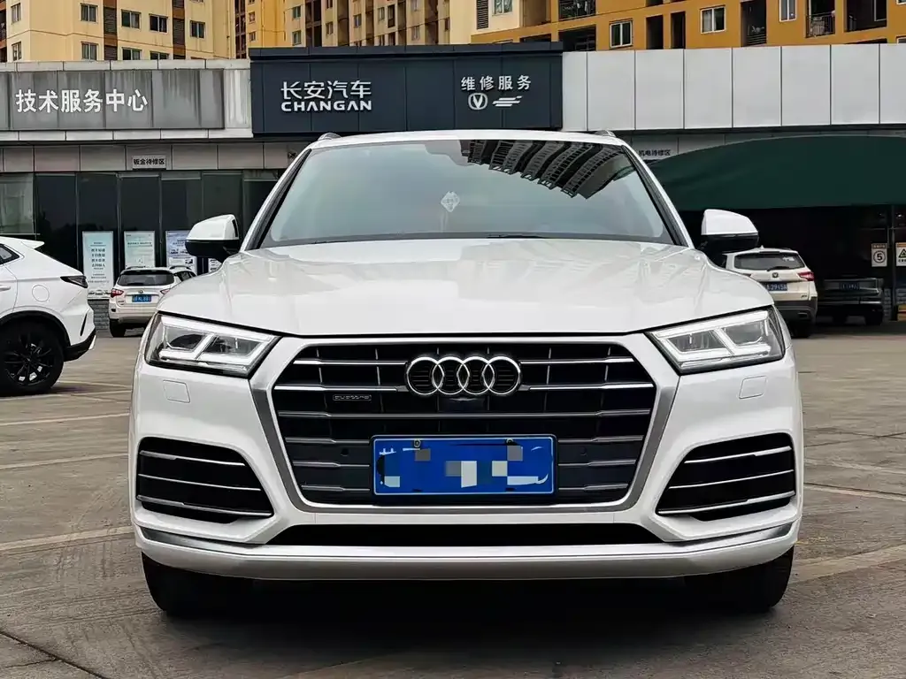 Audi Q5L — фото 3