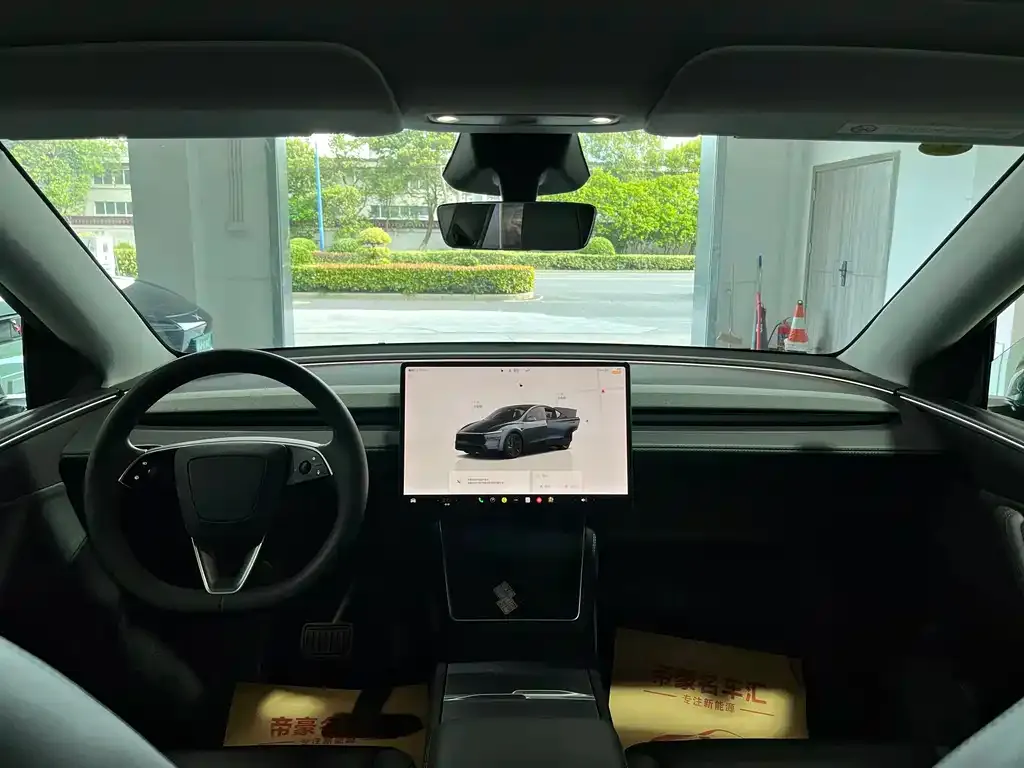Tesla Model Y — фото 7