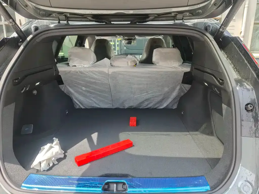 Volvo XC70 Plug-in Hybrid 2026 из CN, фото 2