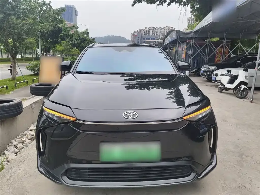 Toyota bZ4X 2023 из CN, фото 6
