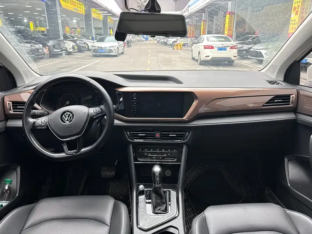 Volkswagen Tharu — фото 3