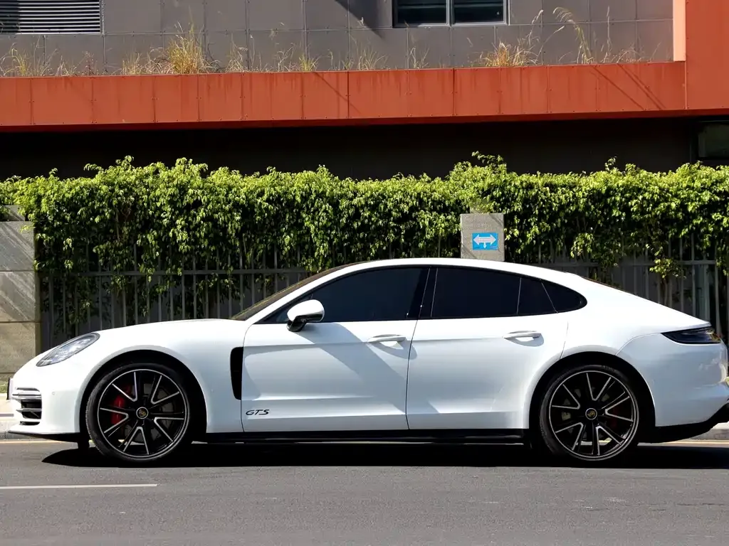 Porsche Panamera — фото 10