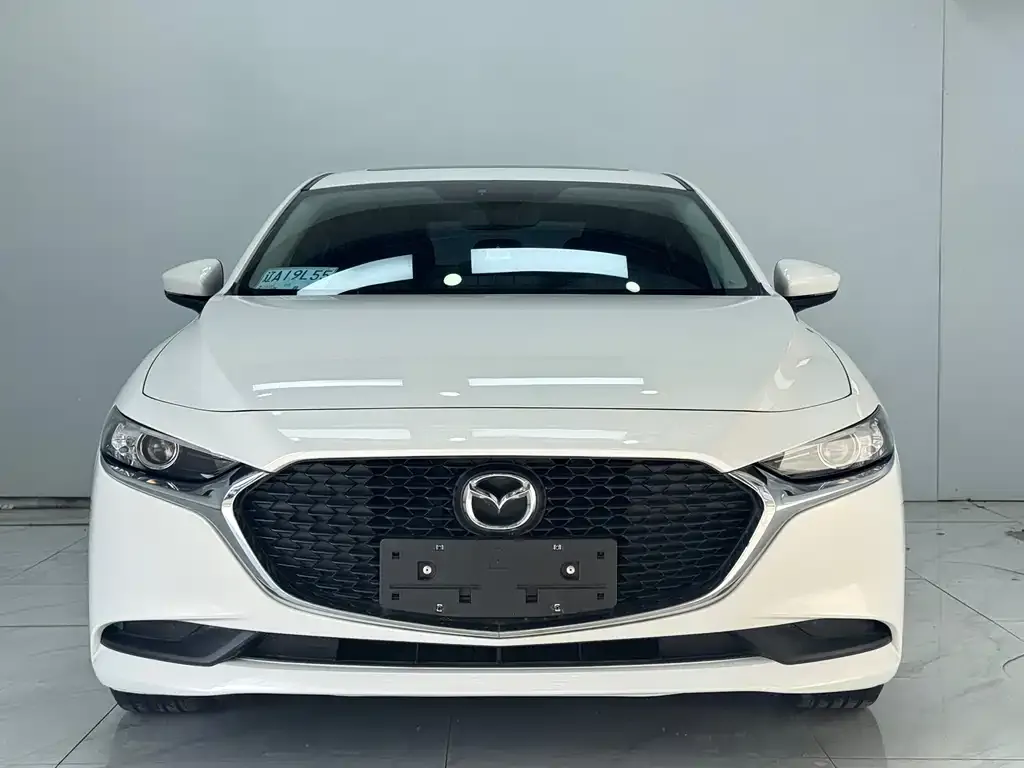 Mazda 3 Axela — фото 4