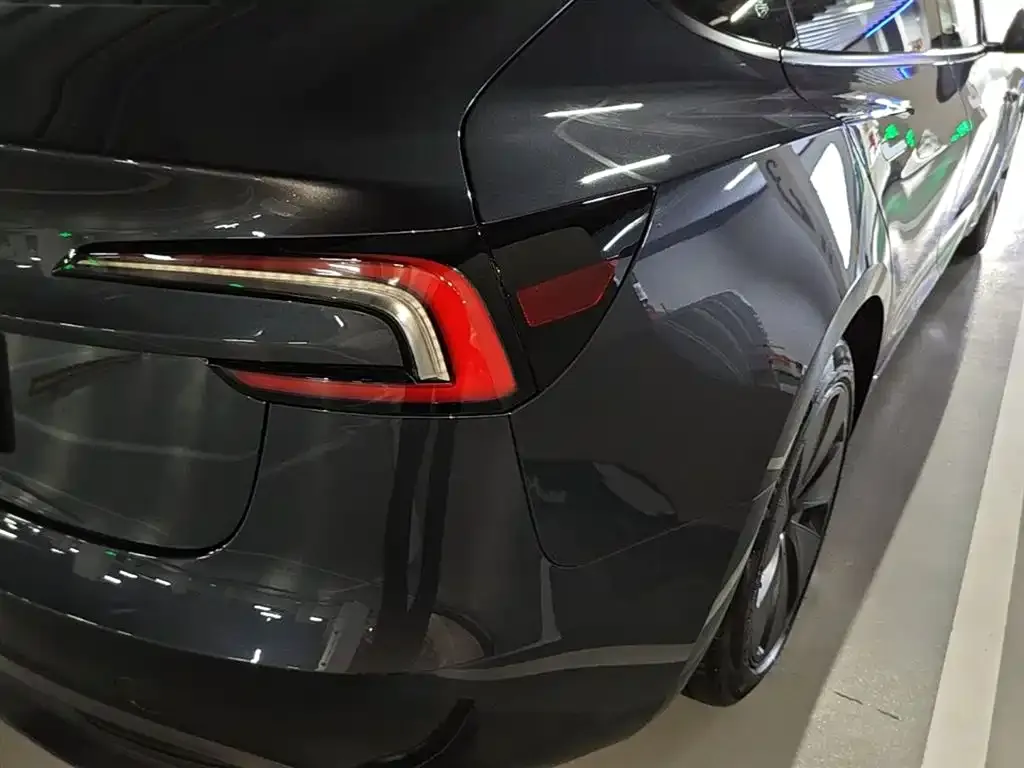 Tesla Model 3 — фото 2