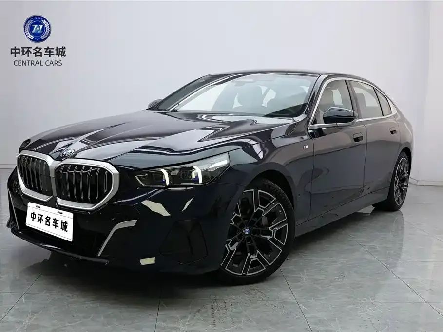 BMW 5 Series — фото 1