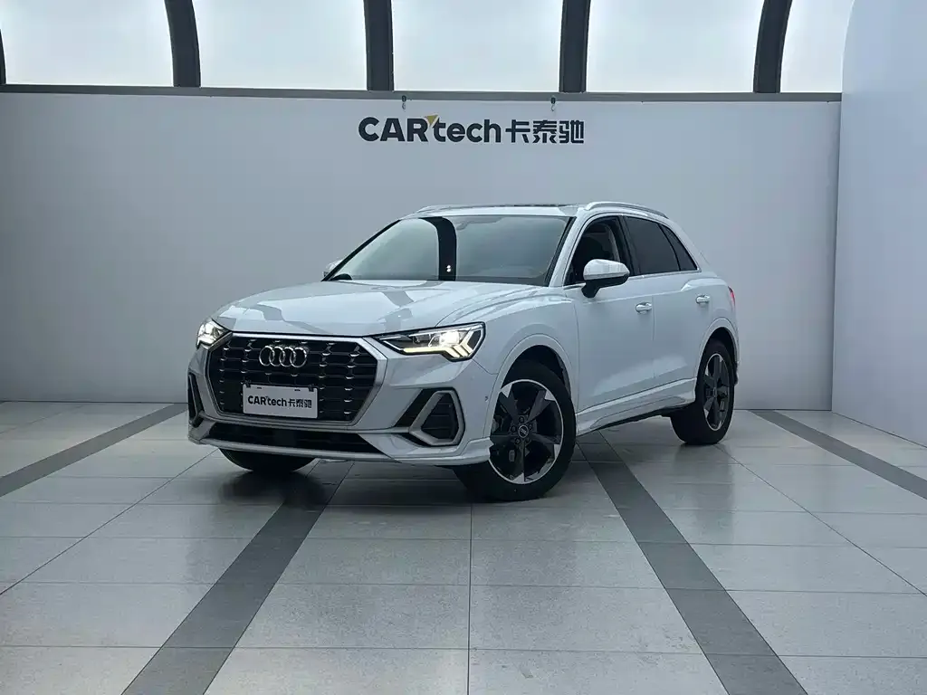 Audi Q3 — фото 1