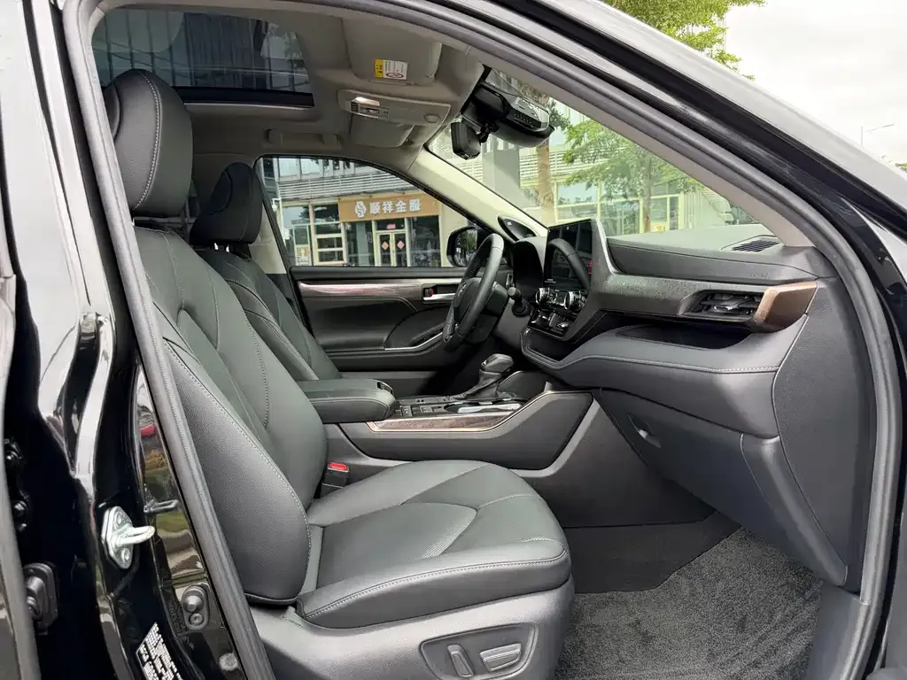 Toyota Highlander 2023 из CN, фото 7