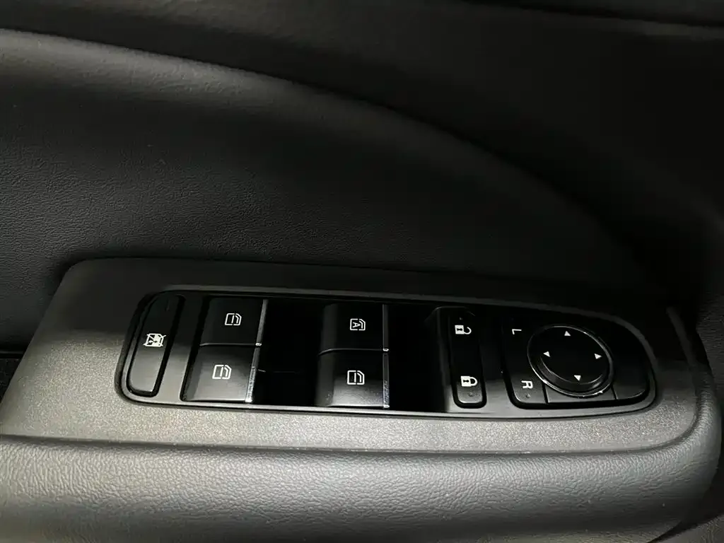 GAC Motor Trumpchi M6 — фото 3