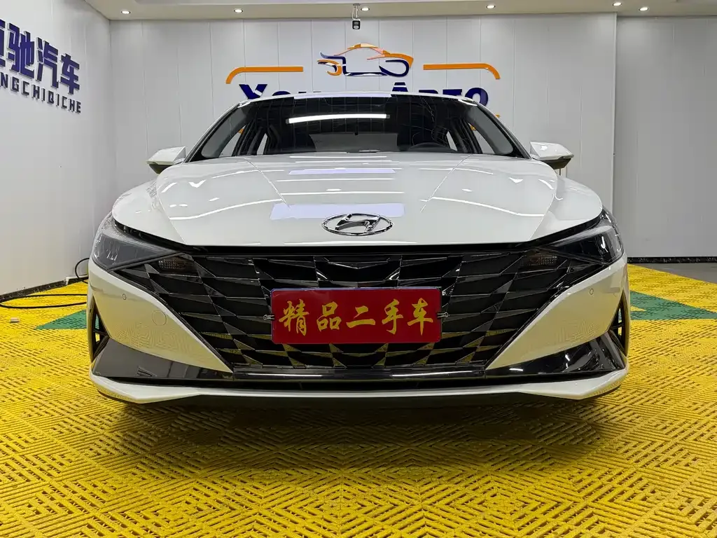 Hyundai Elantra — фото 6