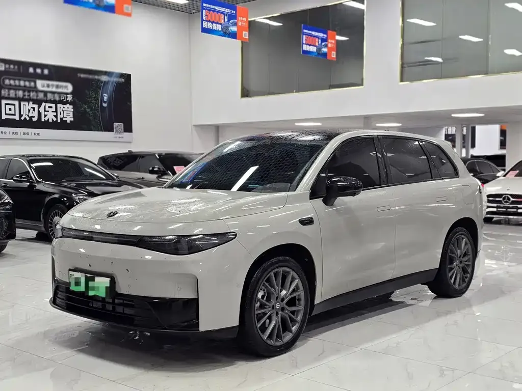 Leapmotor C10