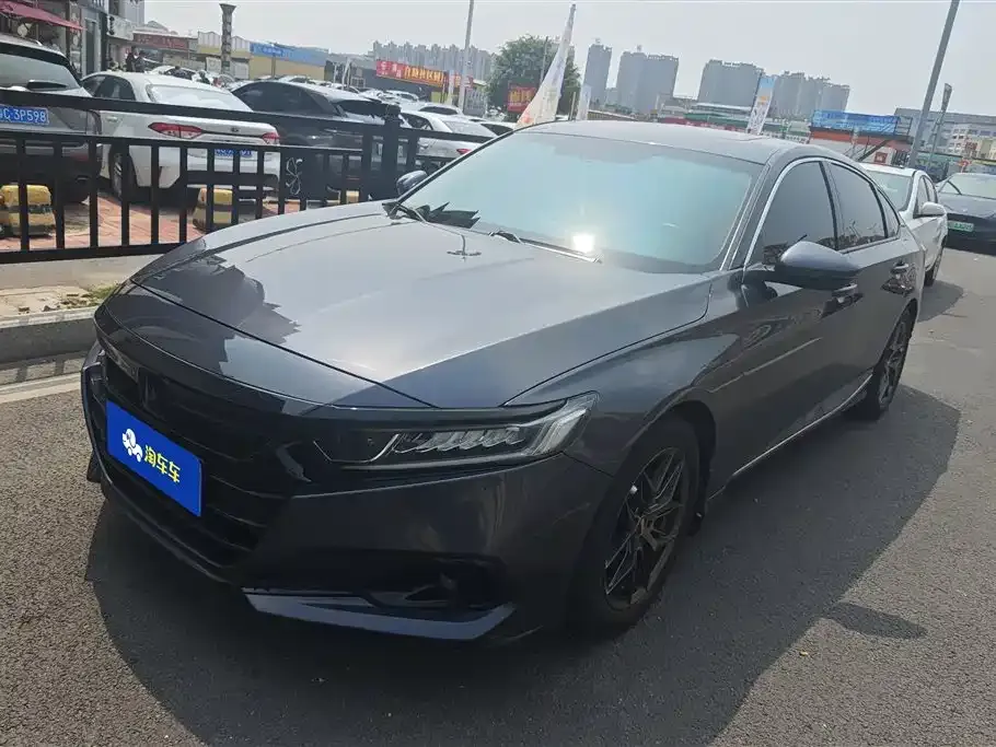 Honda Accord — фото 1