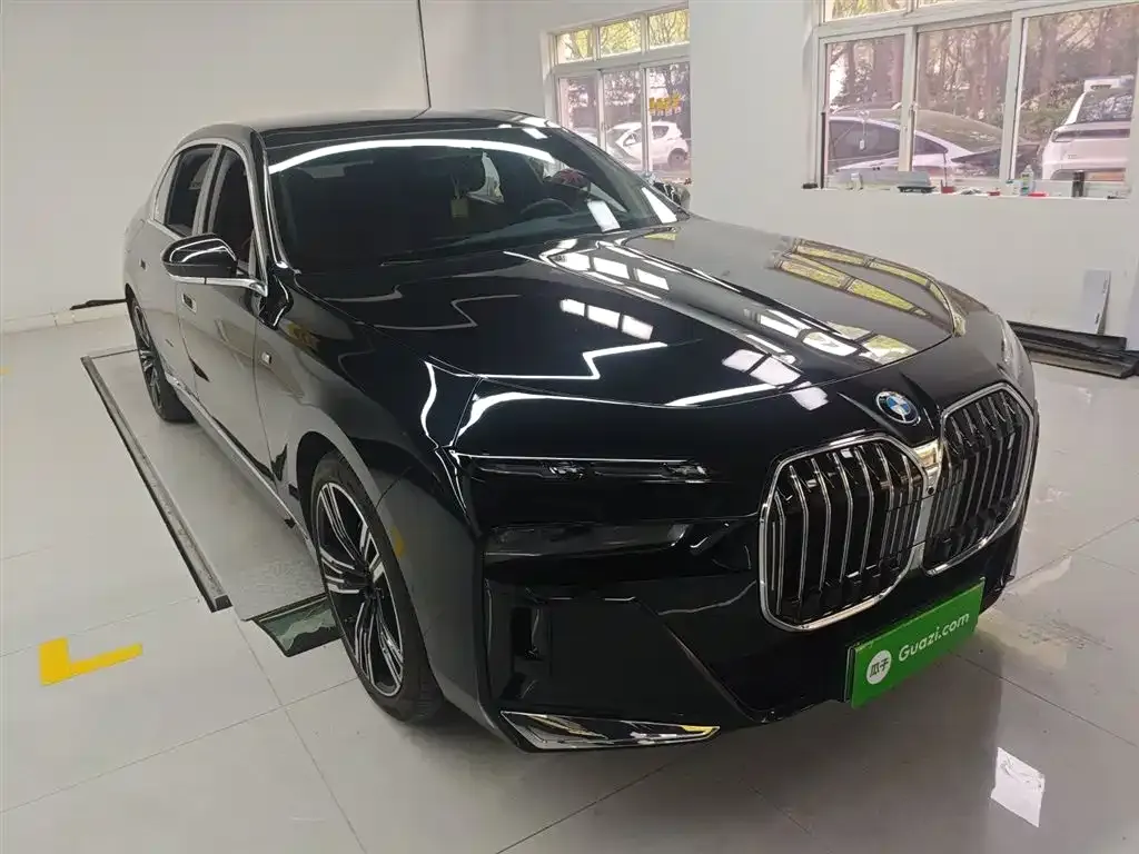 BMW i7 2023 из CN, фото 9