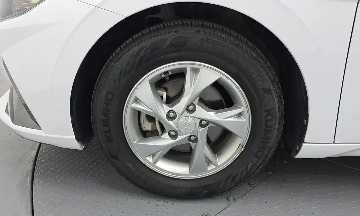 Hyundai AVANTE — фото 10
